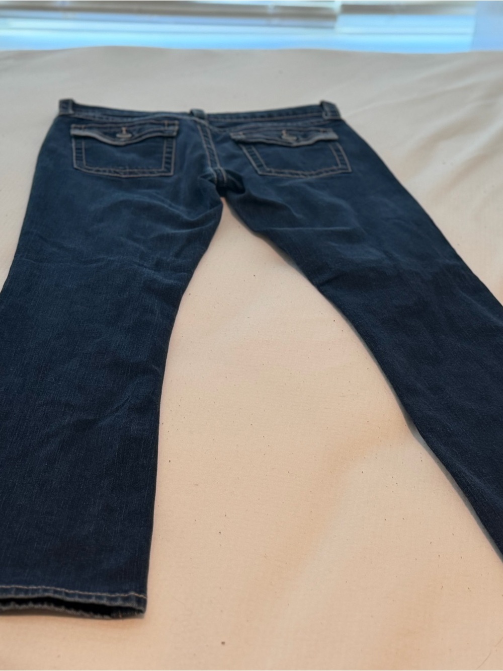 **✨ Victoria's Secret "VS Low 5 Flap" Bootcut Jeans — Size 8 🍑👖**